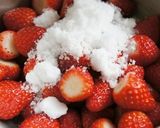 コンフィチュール風☆簡単!小粒な苺ジャム作り方1写真