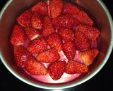 混ぜて固めるだけ！イチゴのゼリーケーキ作り方7写真