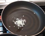 蕗の薹とアンチョビのペペロンチーノ作り方2写真