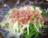 新玉葱とセロリのおかかマヨ和え作り方3写真
