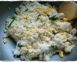 鶏と卵とほうれん草のチャーハン作り方4写真