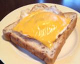 目玉焼きとチーズのトースト！作り方4写真