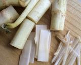ウドの金平(味噌味)作り方1写真