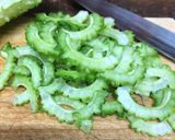 🔰ゴーヤととうもろこしベーコンのナポリタン風炒め作り方1写真