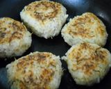 フライパンで焼くじゃこ入り焼きおにぎり作り方4写真