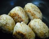 フライパンで焼くじゃこ入り焼きおにぎり作り方5写真