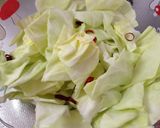 キャベツとしらすのペペロンチーノ風作り方1写真