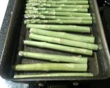 簡単☆卵焼き器で薄焼き卵のアスパラ巻き♪作り方1写真