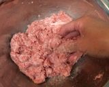 飛び出す肉汁！餃子作り方4写真