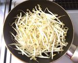 簡単一品☆鶏ともやしのドレッシング蒸し作り方4写真