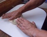 家庭用オーブンで焼けるパリパリのピザ作り方4写真