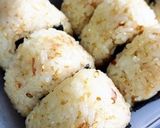 お弁当や朝食に♡簡単じゃこごまおにぎり作り方1写真