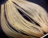 レタスとホタルイカのスープパスタ作り方1写真