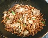 ガリバタチキンのおつまみパスタ作り方6写真
