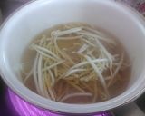 もやしのしょうが入り中華スープ作り方1写真