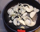 新玉ねぎとさんま缶の卵とじ作り方1写真