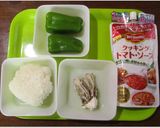 簡単♥ピーマンのトマトライス詰め～♬作り方1写真