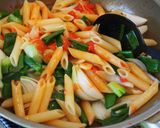 新玉葱を味わう♪トマト味のペンネ作り方11写真
