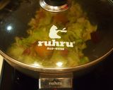 コンビーフと春キャベツの巣籠風目玉焼き作り方3写真