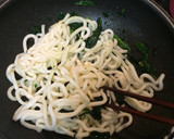 しらすとほうれん草のバター焼きうどん♡作り方3写真