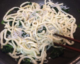 しらすとほうれん草のバター焼きうどん♡作り方4写真