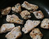 ☆簡単♪むね肉のバジルチーズマヨ☆作り方2写真