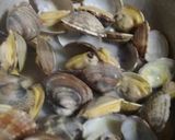 あさりと新わかめの炒め物作り方1写真