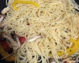 生ハムとしめじのバジルペペロンチーノ作り方5写真