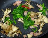 のらぼう菜と舞茸のペペロンチーノ☆作り方4写真
