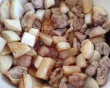 ヨシダソースで簡単♪鶏肉と大根の煮物作り方4写真