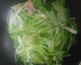 冷凍うどんで水菜とハム炒めのせ温うどん作り方5写真
