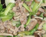 チンゲン菜と豚肉としめじのオイスター炒め作り方4写真