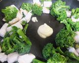 ブロッコリーと鶏むね肉の炒め物作り方5写真