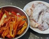 カラーピーマンたっぷりのせたチキンソテー作り方1写真