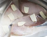 こってり美味しい♡甘辛醤油のぶりの煮つけ作り方1写真