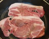 ねぎ山盛り!豚肩ロースステーキ作り方2写真