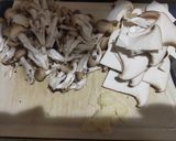 鶏むね肉ときのこのガーリック醤油炒め作り方2写真