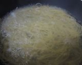 超簡単！セロリの葉とハムのペペロンチーノ作り方2写真
