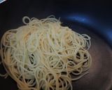 超簡単！セロリの葉とハムのペペロンチーノ作り方3写真