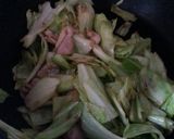 ご飯が進む！鶏肉とキャベツと卵の野菜炒め作り方4写真