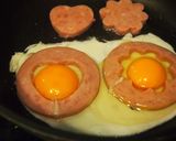 スパイシーあらびきソーセージエッグ作り方3写真