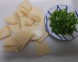 茹でたタケノコと牛細切れ肉の炒め物作り方3写真