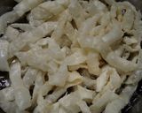 簡単♡餃子の皮でパリパリあんかけサラダ♪作り方2写真
