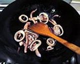 ご飯の伴！コク出し韓国風辛味噌イカ炒め作り方3写真
