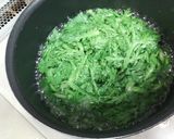 春菊とくるみのブルーチーズ和え作り方3写真