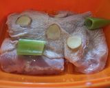 レンジで簡単ノンオイル♪旨辛だれの蒸し鶏作り方3写真