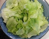 簡単♡餃子の皮でパリパリあんかけサラダ♪作り方1写真