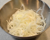 *新玉葱とわかめの梅おかか和え*作り方1写真