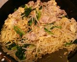 卵と小松菜の焼きそば！作り方3写真