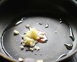 セロリとしらすのニンニク炒め作り方2写真
